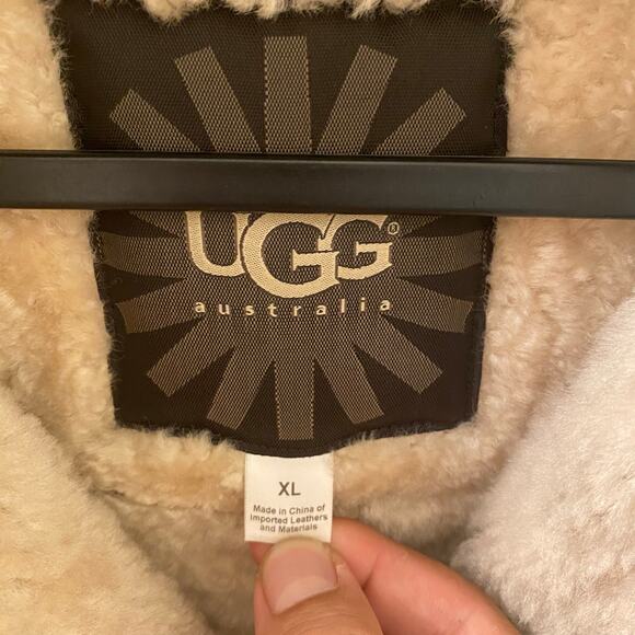 UGG Australia Leather Lamb Shearling Lined Vest Size XL - Picture 7 of 8